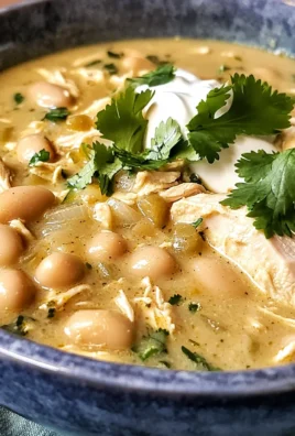 Crockpot Creamy White Chicken Chili